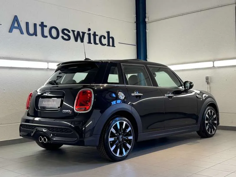 MINI Cooper S 5-Doors - Pano/DrivAss/CarPlay/Nav/Keyless/Cam/... Image 6