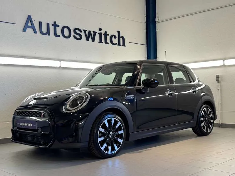 MINI Cooper S 5-Doors - Pano/DrivAss/CarPlay/Nav/Keyless/Cam/... Image 7